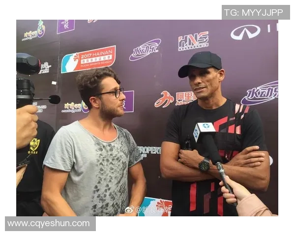 通过线索与图片挑战猜出世界著名足球球星姓名的大型互动竞猜游戏